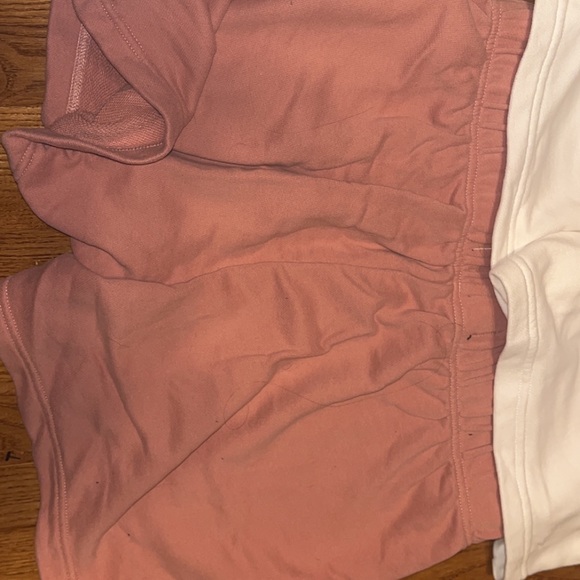 BUNDLE OF FOUR Hollister 5 inch men’s shorts - Picture 9 of 10